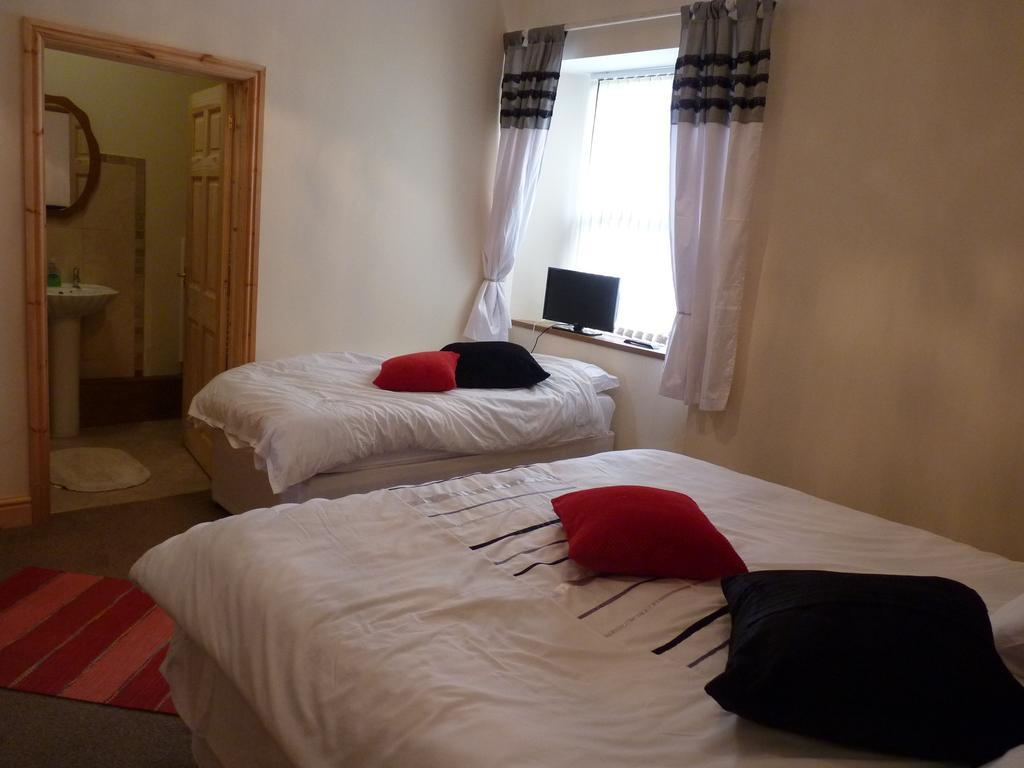 Old Police House Bed and Breakfast Haverfordwest Esterno foto