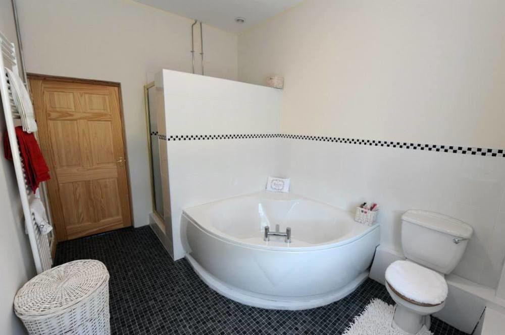 Old Police House Bed and Breakfast Haverfordwest Esterno foto