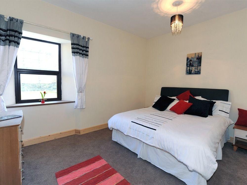 Old Police House Bed and Breakfast Haverfordwest Esterno foto